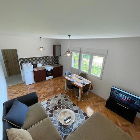 Entire 1-Bedroom Apartment With Free Parking Podgorica Extérieur photo