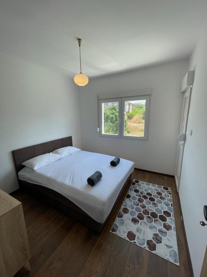 Entire 1-Bedroom Apartment With Free Parking Podgorica Extérieur photo