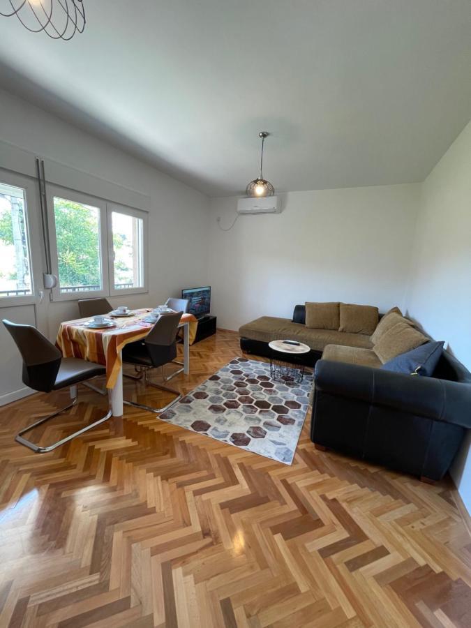 Entire 1-Bedroom Apartment With Free Parking Podgorica Extérieur photo