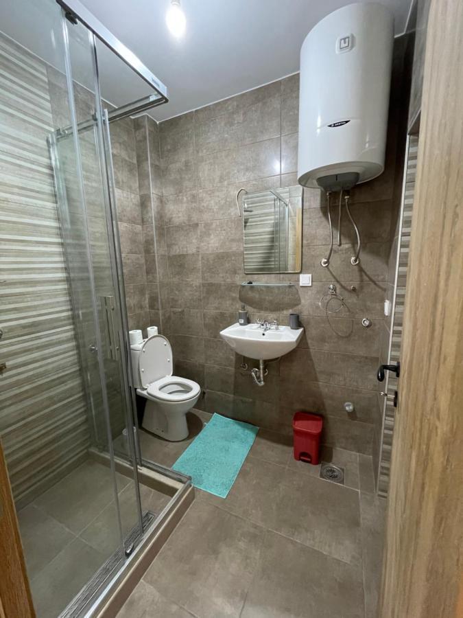 Entire 1-Bedroom Apartment With Free Parking Podgorica Extérieur photo